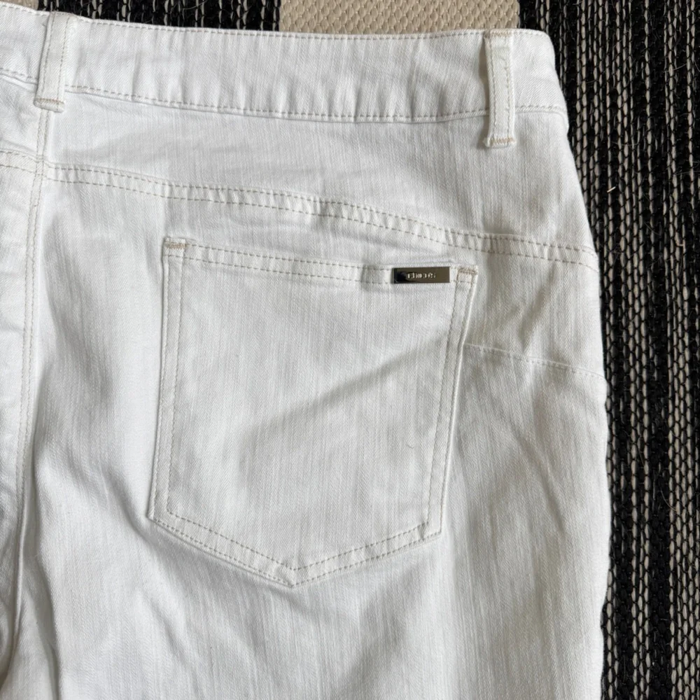 Chico's So Lifting Jean Women's Straight Leg White Stretchy Jeans Size 3 (Large)